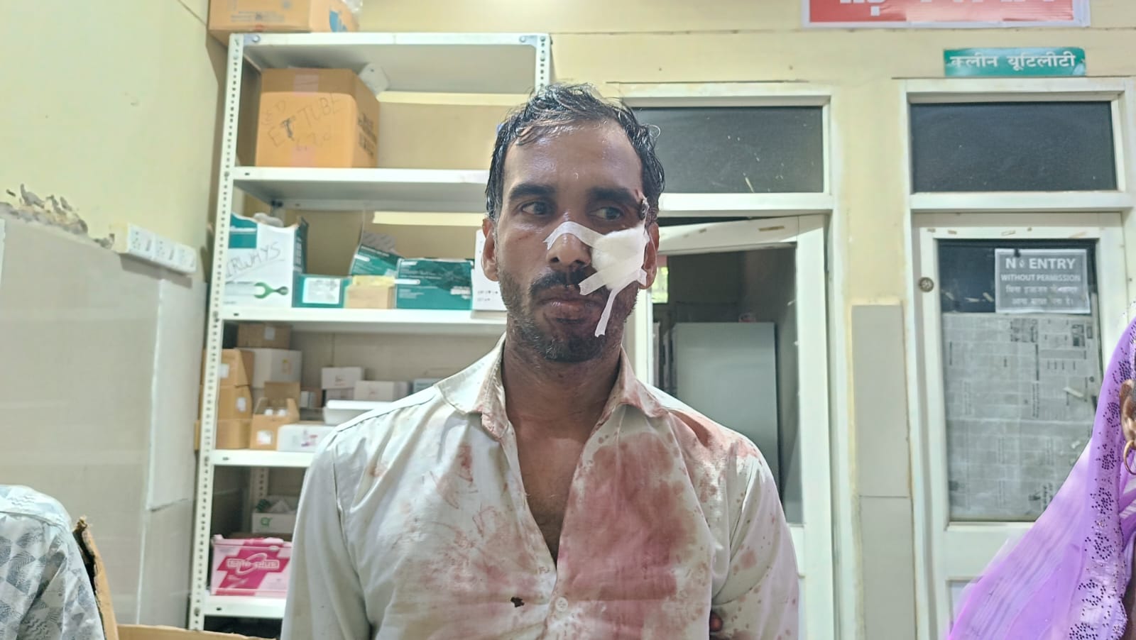 अस्पताल में मौजूद घायल