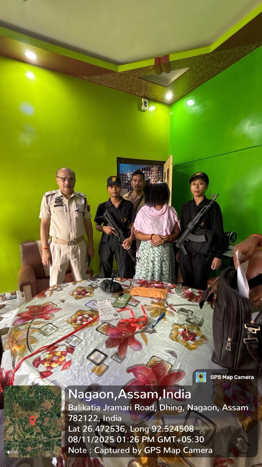 नगांव में हेरोइन के साथ गिरफ्तार महिला की तस्वीर।