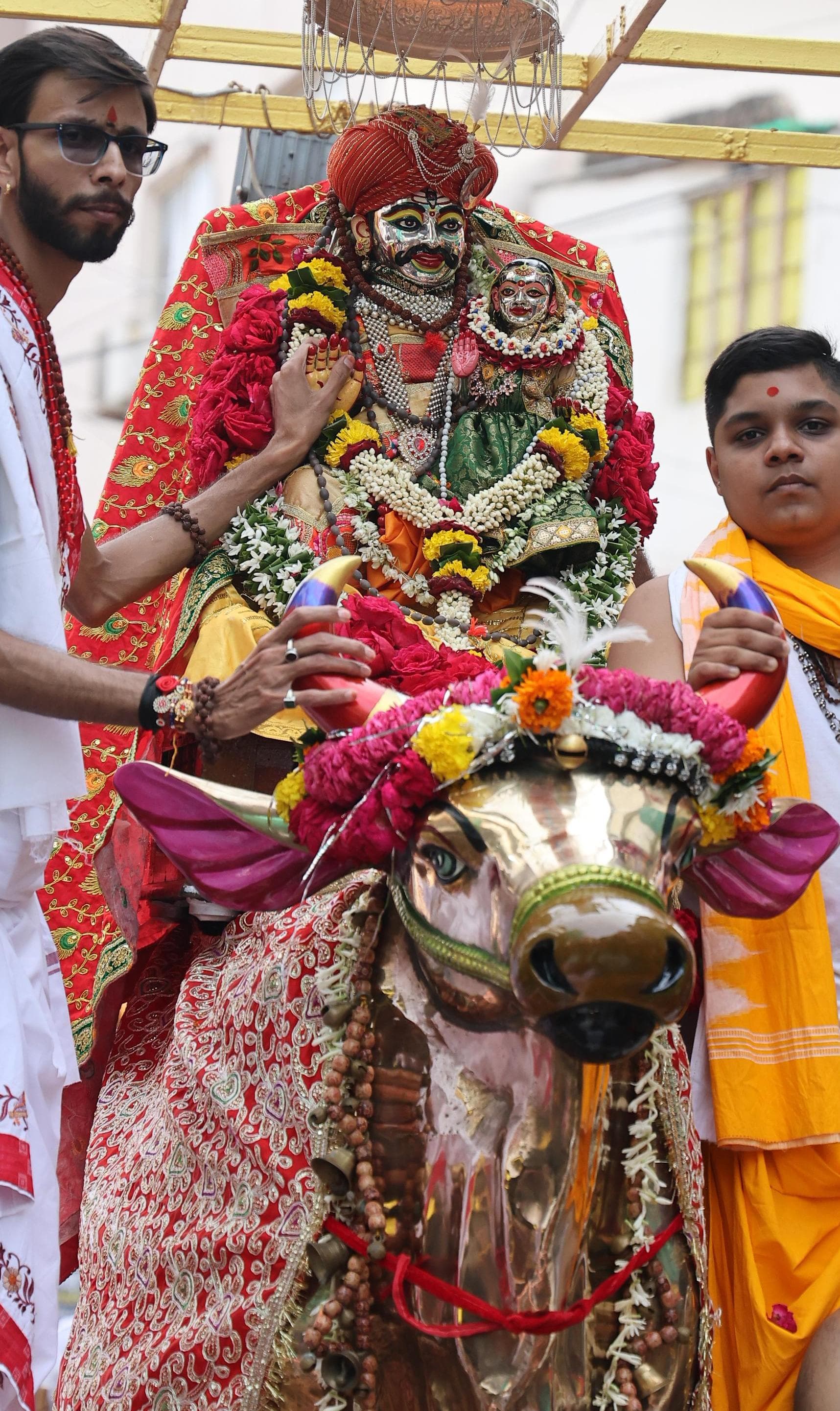 नंदी पर उमा महेश स्वरूप