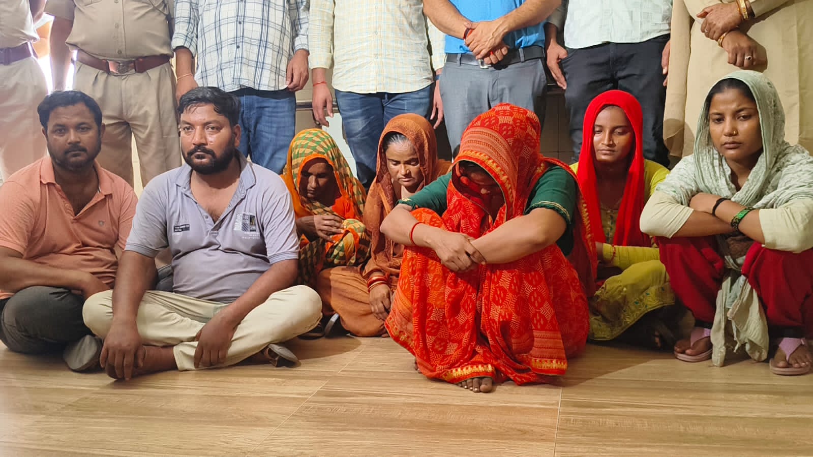 चेन तोड़ने वाली  शातिर गैंग  गिरफ्तार:गैंग में  पांच महिला समेत दो पुरुष शामिल