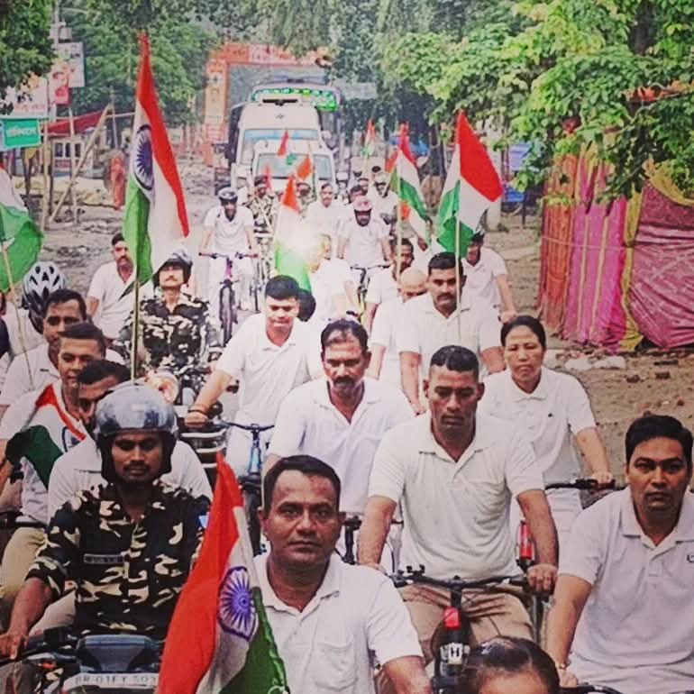 अररिया फोटो:तिरंगा साइकिल और बाइक रैली अररिया फोटो:तिरंगा साइकिल और बाइक रैली
