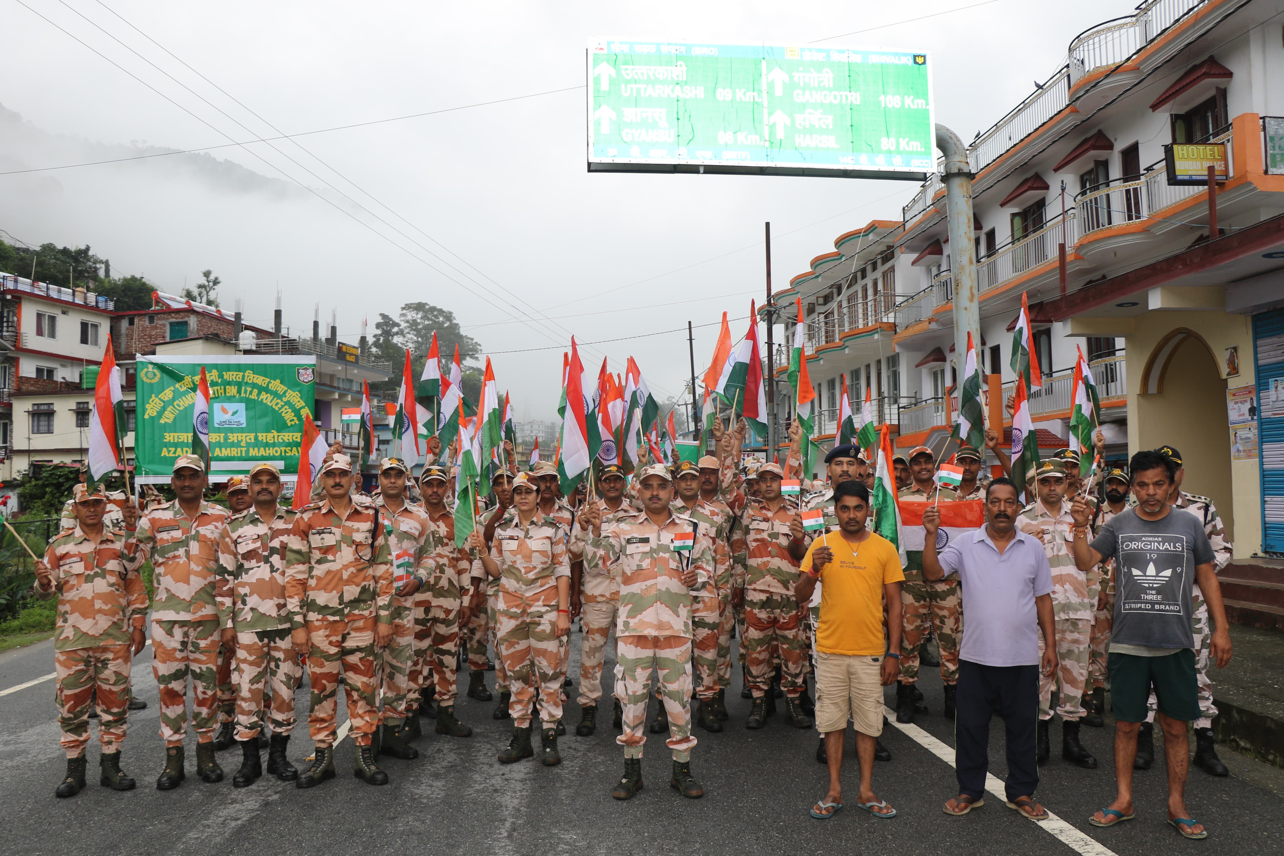 हिमवीरों का संदेश तिरंगा हमारा मान, हमारा अभिमान