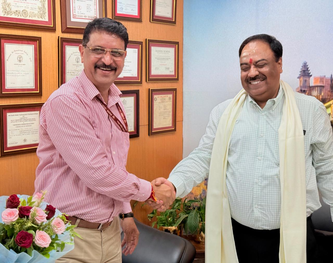 डाक विभाग के चीफ पोस्टमास्टर जनरल यूपी व वाराणसी परिक्षेत्र के पीएमजी डाक विभाग के चीफ पोस्टमास्टर जनरल यूपी व वाराणसी परिक्षेत्र के पीएमजी