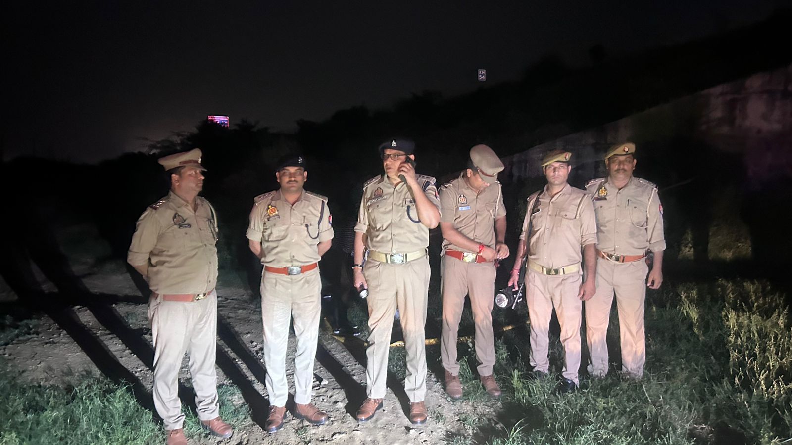 मौके पर पुलिस टीम