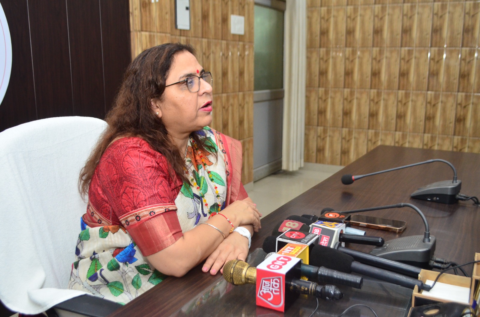 कुलपति प्रो. पूनम टंडन ने किया 44वें दीक्षांत समारोह के लोगो का अनावरण*