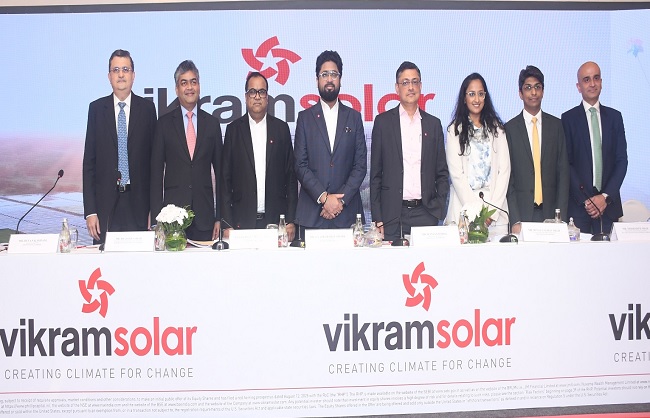 आईपीओ जारी करते हुए विक्रम सोलर लिमिटेड के निदेशक मंडल