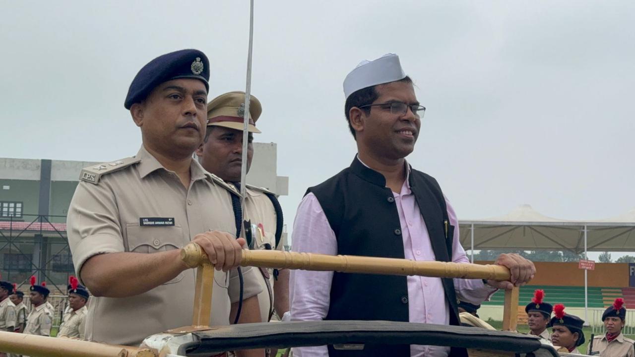 निरीक्षण करते डीसी