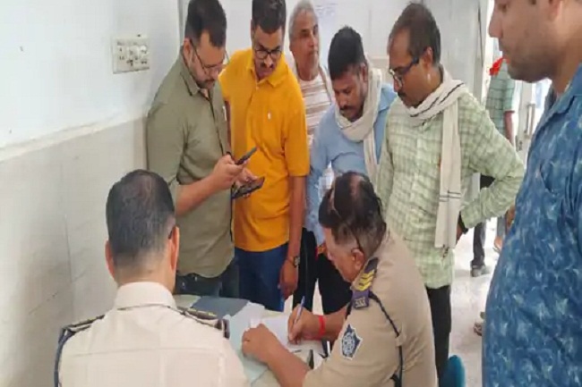 मामले की जांच में जुटी पुलिस मामले की जांच में जुटी पुलिस