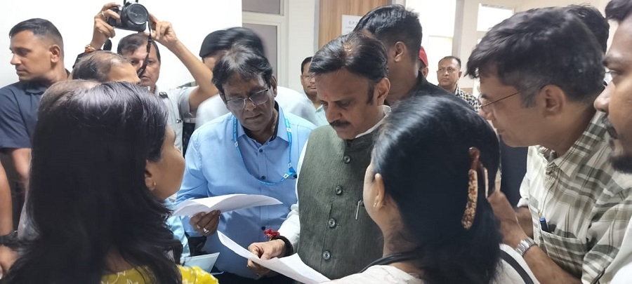 इंदौर के निर्माणाधीन नंदानगर सिविल अस्पताल का निरीक्षण