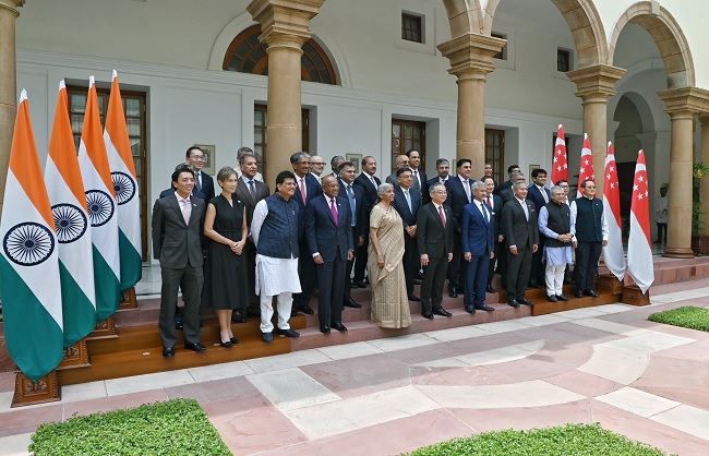 भारत-सिंगापुर ने मंत्रिस्तरीय गोलमेज सम्मेलन बैठक की अध्‍यक्षता करते वित्‍त मंत्री