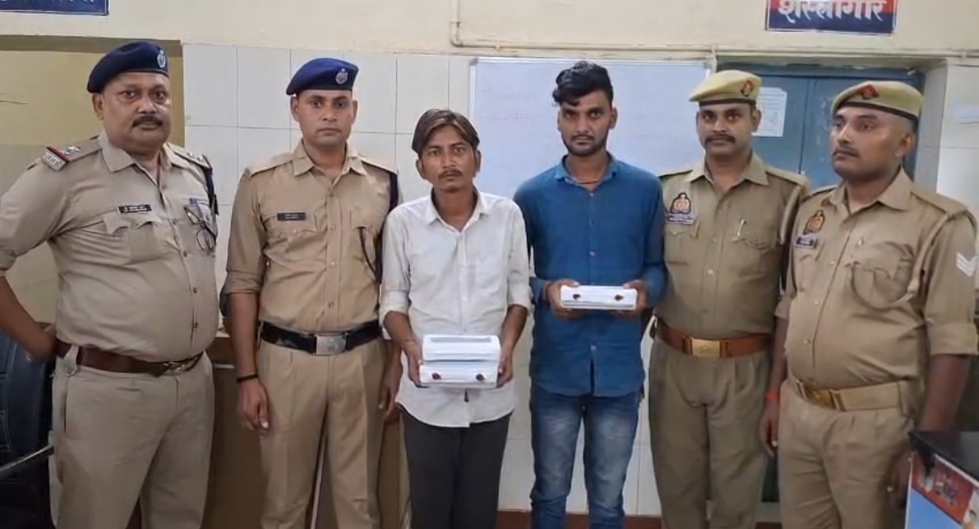 पुलिस की गिरफ्त में आरोपित