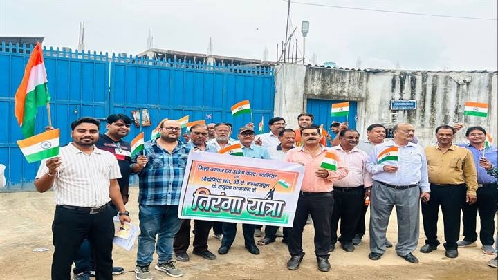 औद्योगिक क्षेत्र महाराजपुरा में निकली तिरंगा यात्रा