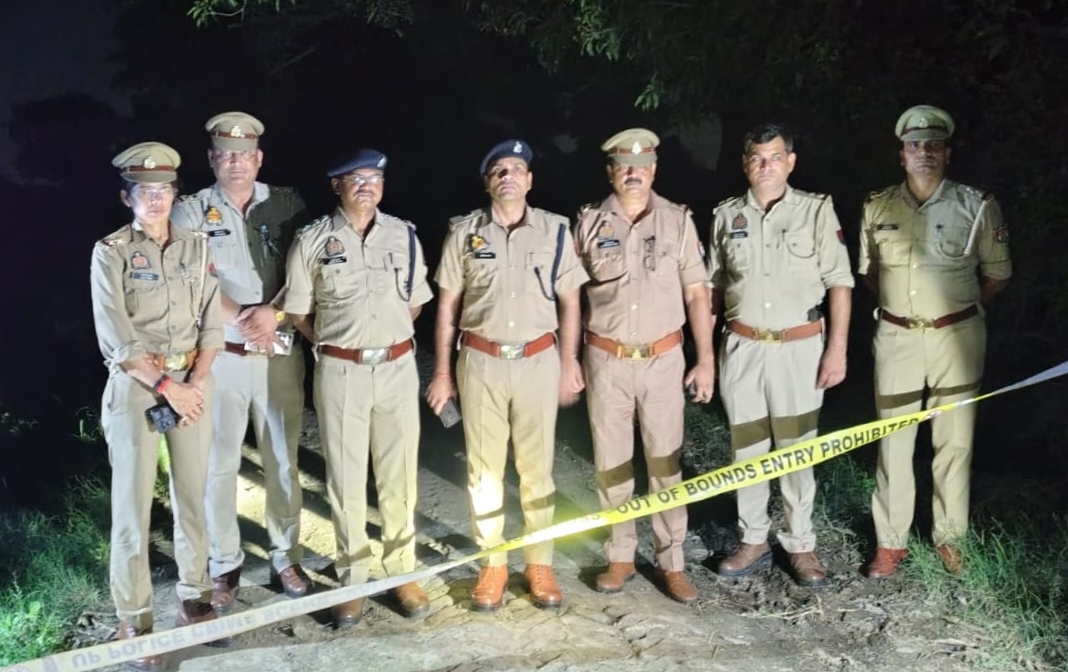मौके पर मौजूद पुलिस टीम
