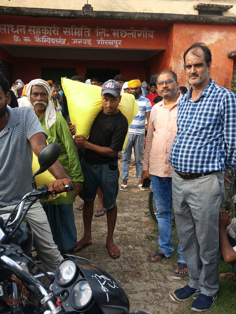 गत खरीफ सीजन से अधिक हो चुका है यूरिया और डीएपी का वितरण*