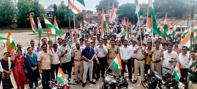 बुधनी में हर घर तिरंगा-हर घर स्‍वच्छता अभियान के अंतर्गत निकाली गई मोटर साइकिल रैली