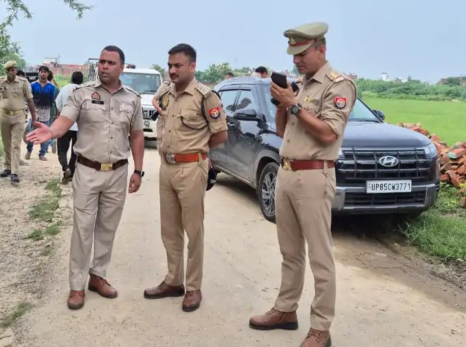 मौके पर मौजूद पुलिस टीम