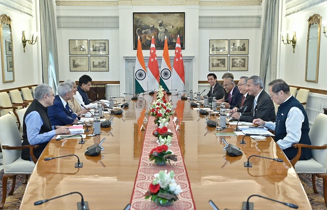 भारत-सिंगापुर ने मंत्रिस्तरीय गोलमेज सम्मेलन बैठक की अध्‍यक्षता करते वित्‍त मंत्री