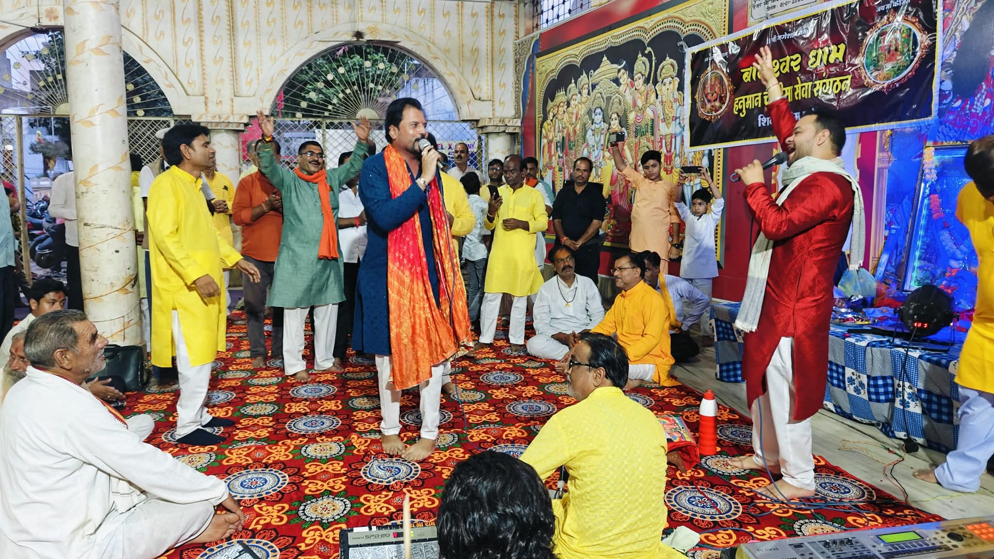 बड़ी संख्या में भक्तजनों ने हनुमान चालीसा का पाठ भक्ति भाव से किया