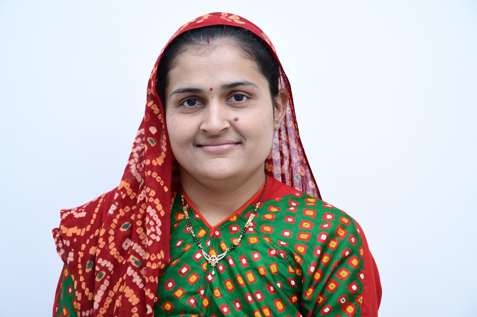 डाईबेन हुंबल, सरपंच भीमासर