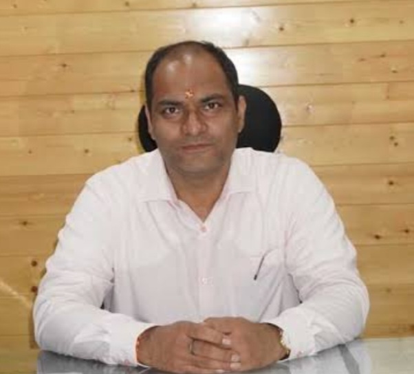 जिलाधिकारी मनीष कुमार