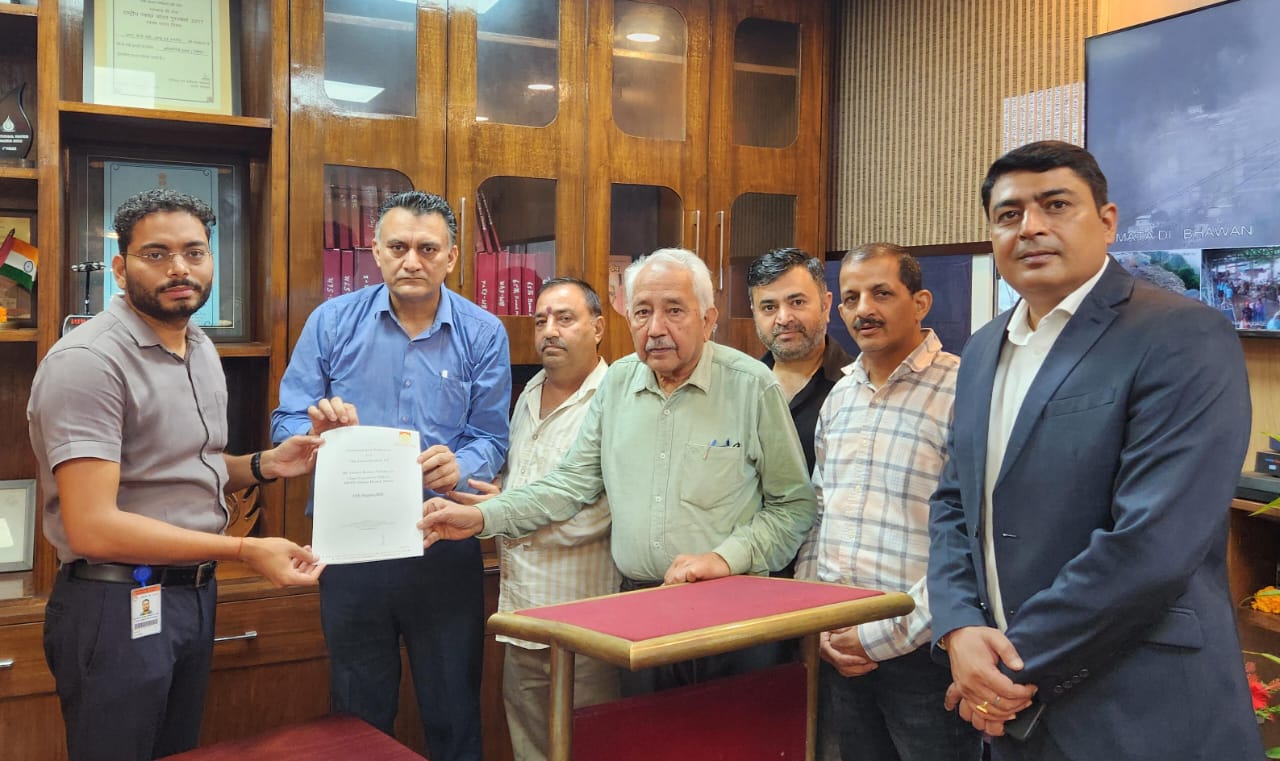 वैष्णो देवी श्राइन बोर्ड के सीईओ से एचआरएके व पीएचडी चैंबर का प्रतिनिधिमंडल मिला