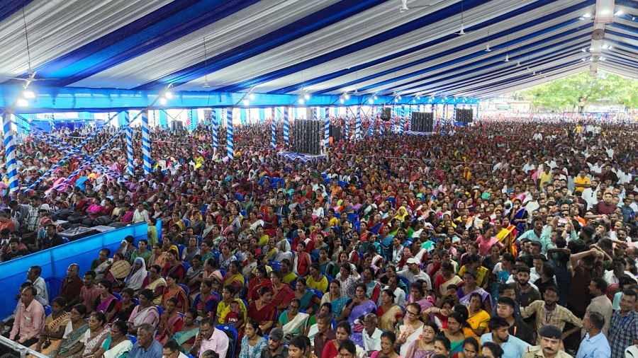 असमः मुख्यमंत्री के कार्यक्रम में उपस्थित नलबाड़ी जिले के नागरिक