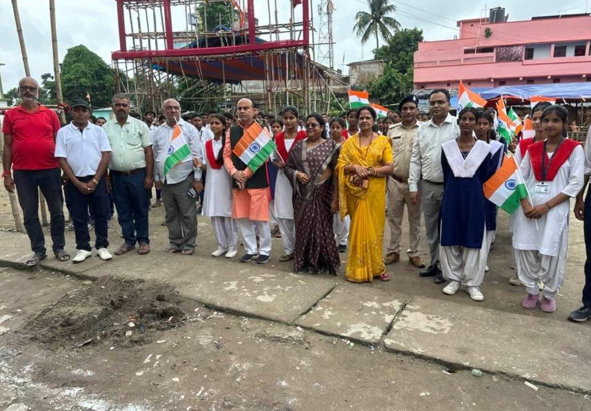 स्वतंत्रता दिवस से पूर्व महापुरुषों के प्रतिमाओं पर माल्यार्पण कर किया गया याद