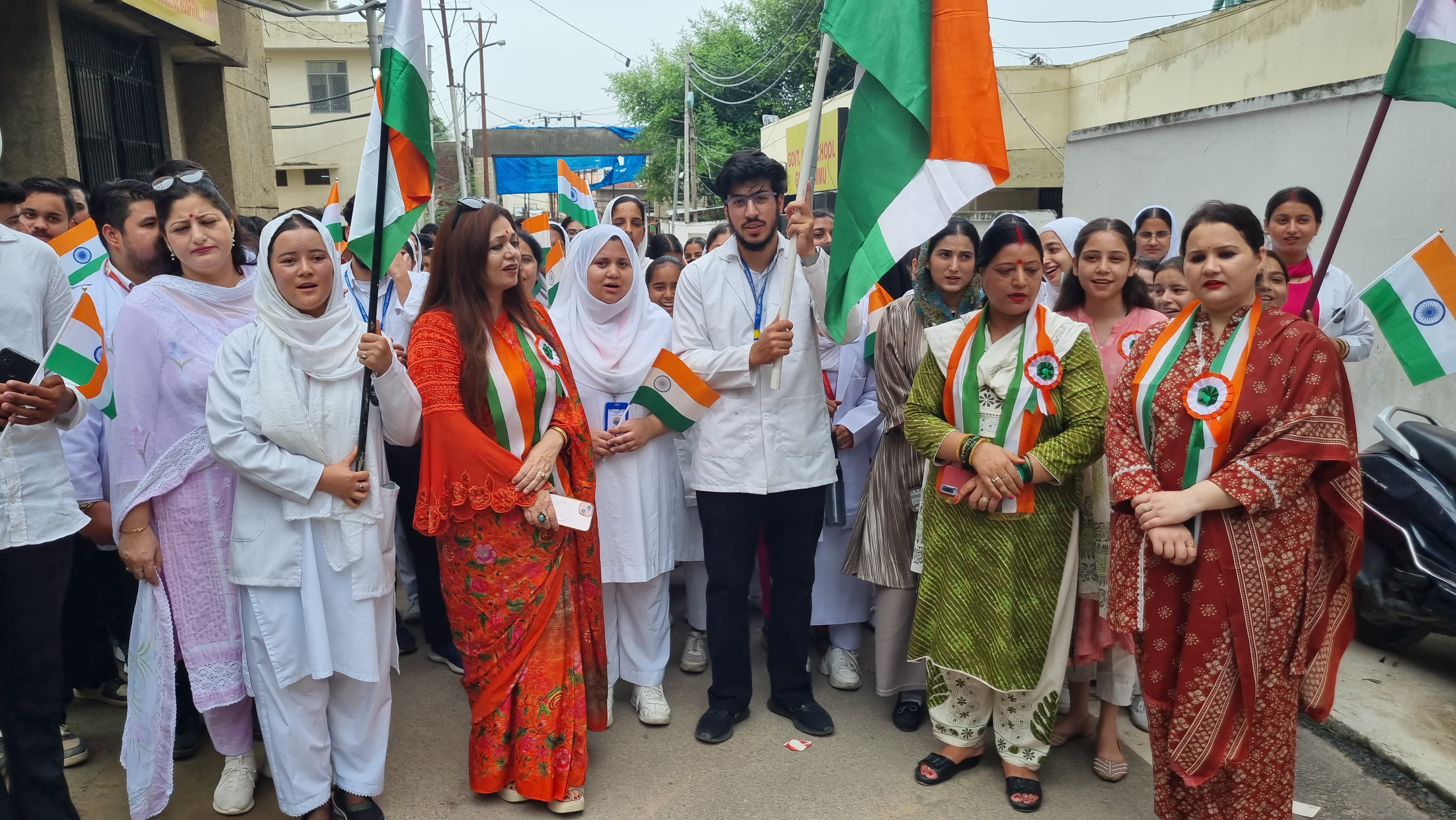 एएनएमटी स्कूल गांधी ने तिरंगा रैली का आयोजन किया