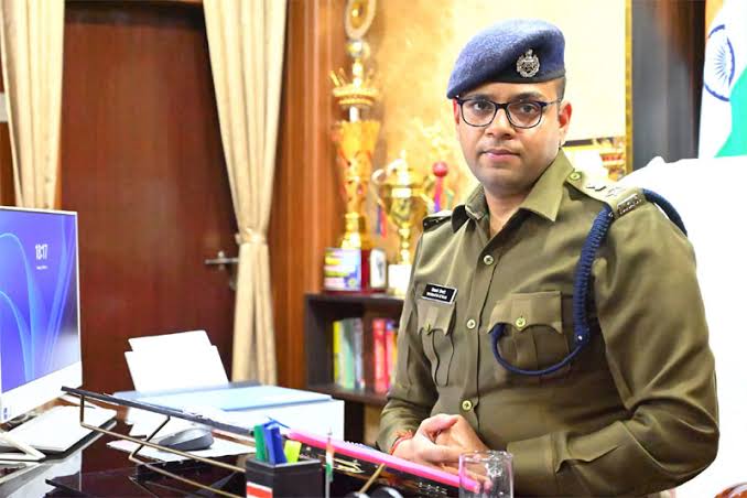 पुलिस अधीक्षक सिद्धार्थ तिवारी