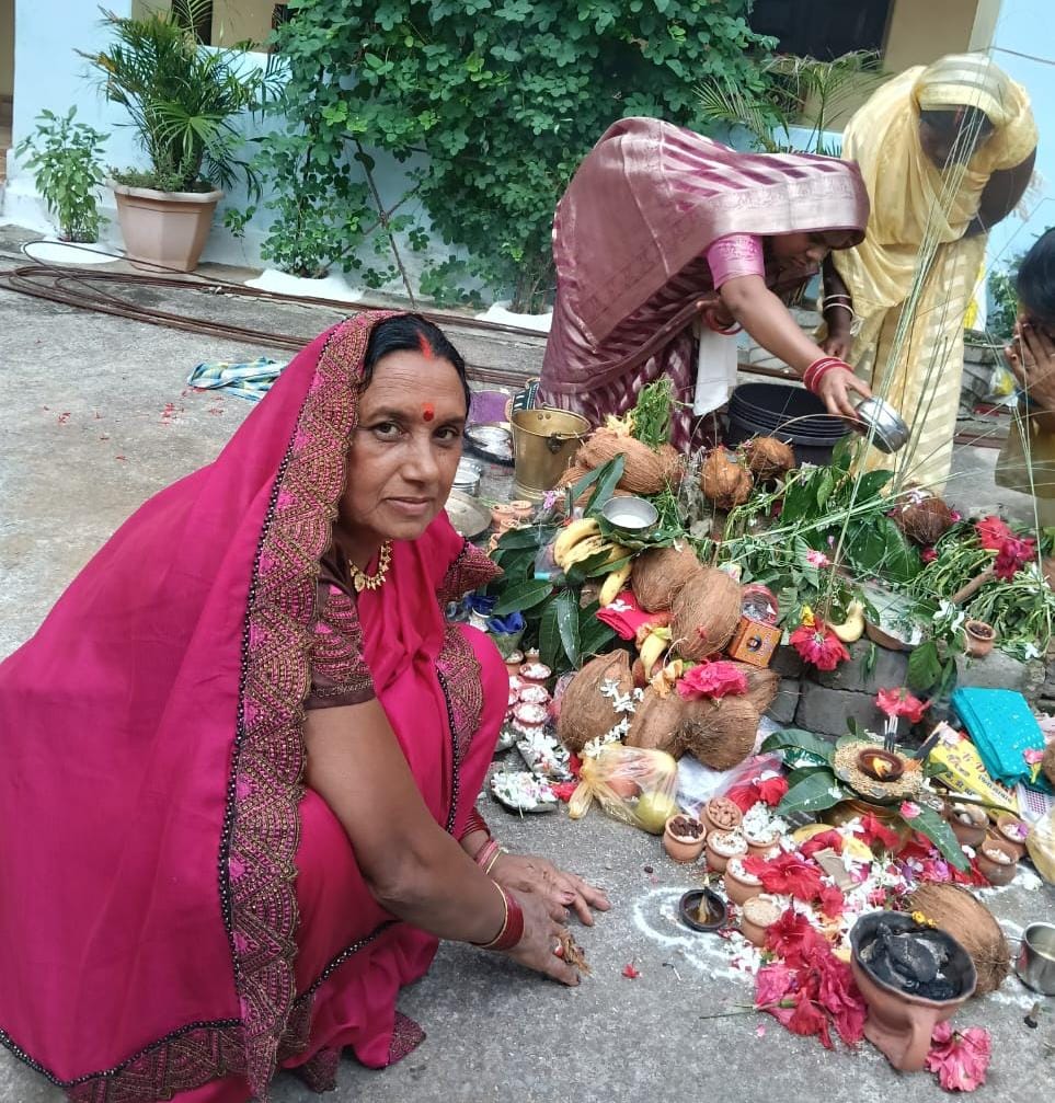कोरबा : नोनबिर्रा में महिलाओं ने की हलषष्ठी पूजा, बच्चों की दीर्घायु की कामना की