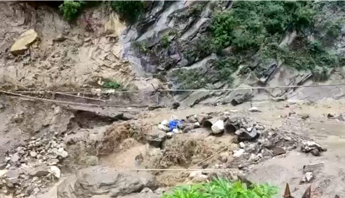 किश्तवाड़ के चोसिटी इलाके में फटा बादल, अधिकारी स्थिति का कर रहे आकलन
