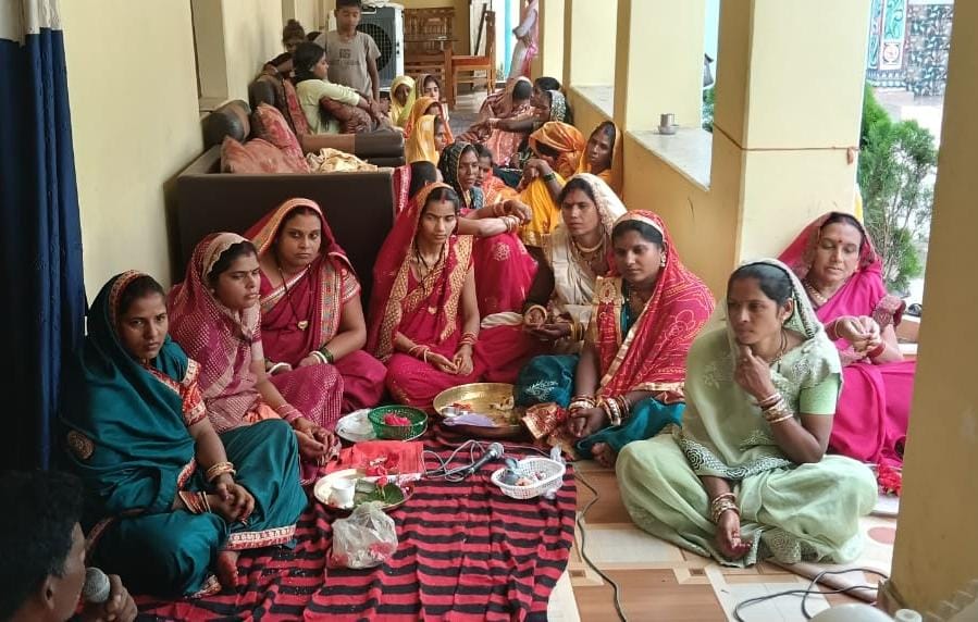 कोरबा : नोनबिर्रा में महिलाओं ने की हलषष्ठी पूजा, बच्चों की दीर्घायु की कामना की
