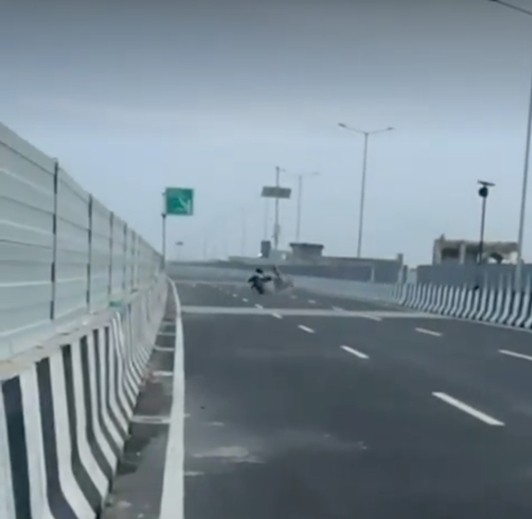 सड़क हादसे में लगी टक्कर