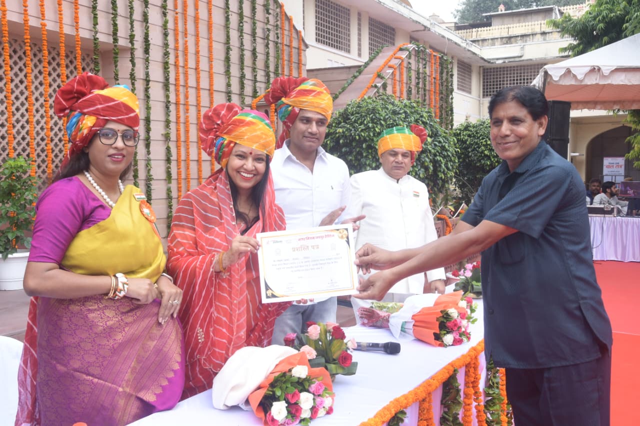 स्वतंत्रता दिवस के अवसर पर स्वच्छ सर्वेक्षण 2024 में उत्कृष्ट कार्य करने वालों का सम्मान