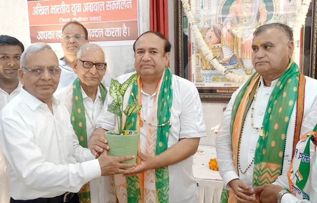 सोनीपत: सासंद सतपाल ब्रह्मचारी व पूर्व विधायक सुरेंद्र पंवार स्वतंत्रता दिवस के अवसर पर