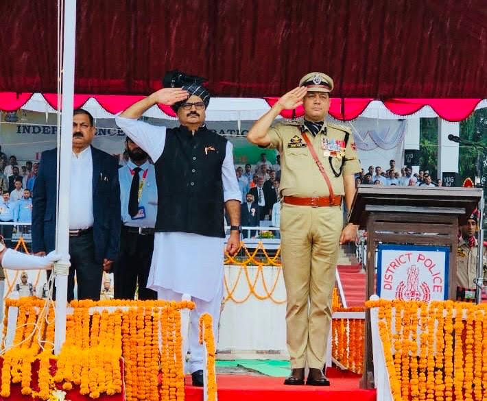 Javed Rana hoisted the national flag in Poonch