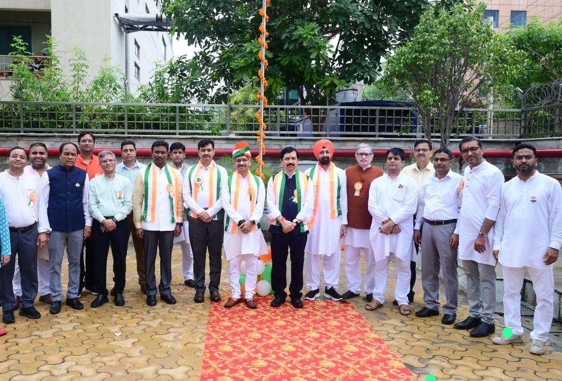 रेलटेल के अध्यक्ष एवं प्रबंध निदेशक संजय कुमार ने गुरुग्राम स्थित रेलटेल कार्यालय में आयोजित भव्य समारोह में राष्ट्रीय ध्वज फहराया रेलटेल के अध्यक्ष एवं प्रबंध निदेशक संजय कुमार ने गुरुग्राम स्थित रेलटेल कार्यालय में आयोजित भव्य समारोह में राष्ट्रीय ध्वज फहराया