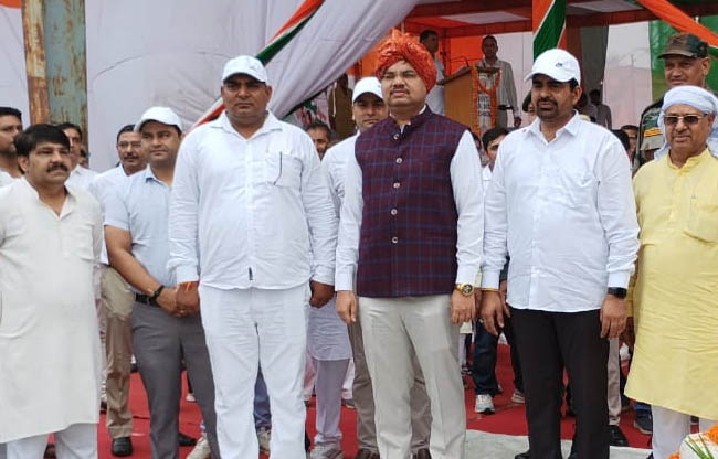 सोनीपत: मुख्य अतिथि विधायक पवन खरखौदा स्वतंत्रता दिवस समारोह में