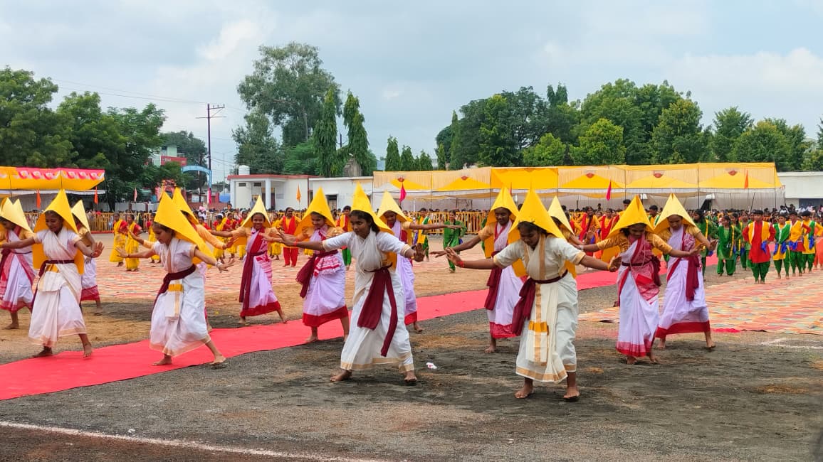 सांस्कृतिक कार्यक्रम की प्रस्तुति सांस्कृतिक कार्यक्रम की प्रस्तुति