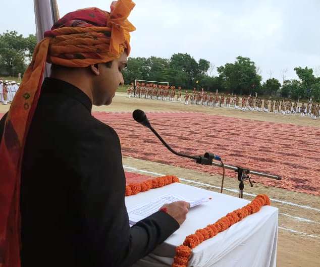 डबवाली में उपमंडलय स्तरीय समारोह को संबोधित करते एसडीएम अर्पित संगल।