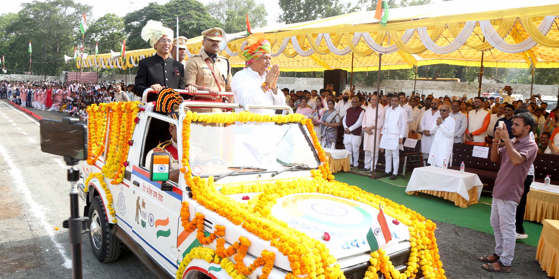 दमोह में प्रभारी मंत्री इंदर सिंह परमार ने किया ध्वजारोहण परेड की ली सलामी