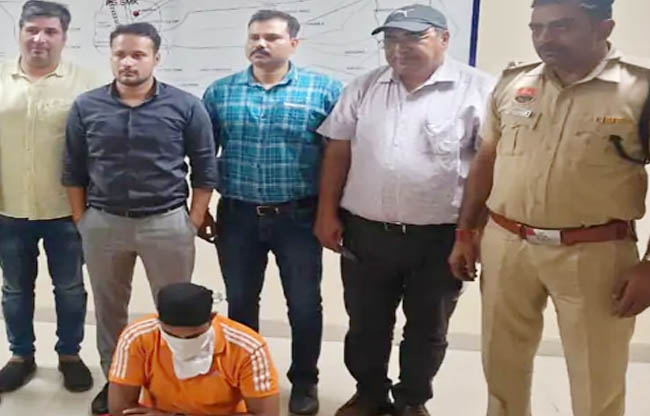 सोनीपत: अवैध गर्भपात किट बेचने वाले एक रैकेट मामले में गिरफ्तार सोनीपत: अवैध गर्भपात किट बेचने वाले एक रैकेट मामले में गिरफ्तार