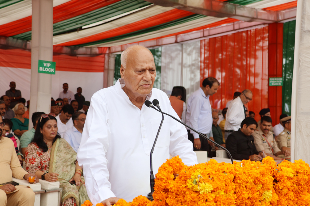 स्वतंत्रता दिवस पर आयोजित समारोह को संबोधित करते हुए कृषि मंत्री। स्वतंत्रता दिवस पर आयोजित समारोह को संबोधित करते हुए कृषि मंत्री।