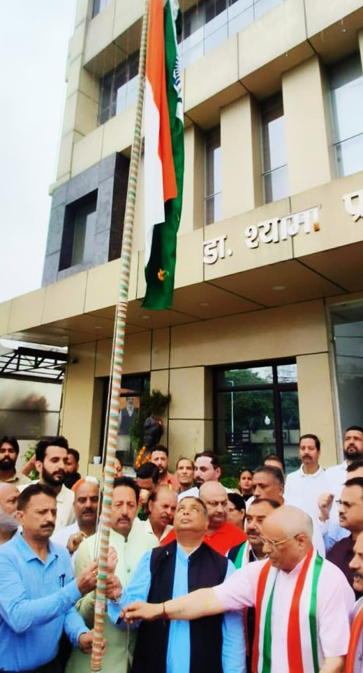 भाजपा ने 79वें स्वतंत्रता दिवस पर पूरे जम्मू-कश्मीर में तिरंगा फहराया भाजपा ने 79वें स्वतंत्रता दिवस पर पूरे जम्मू-कश्मीर में तिरंगा फहराया