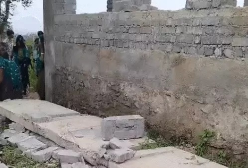 क्षतिग्रस्त छज्जा