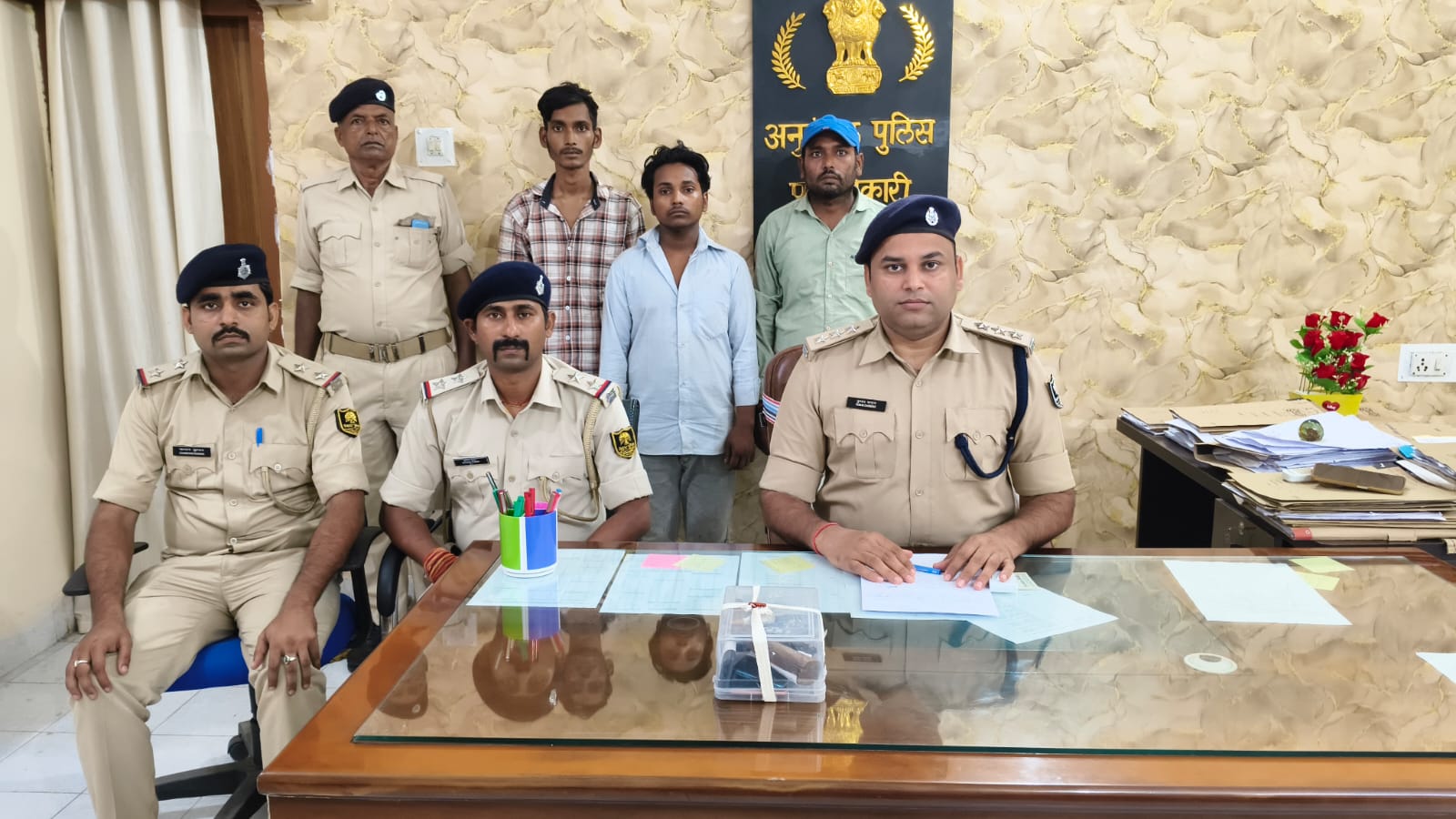 पुलिस गिरफ्त लूटकांड के तीनो अभियुक्त