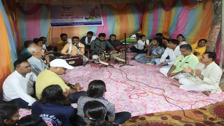 जगतदेव तालाब के कांच मंदिर में श्रीकृष्ण जन्मोत्सव