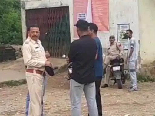 मौके पर पहुंची पुलिस