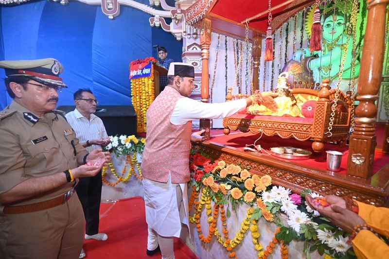भोपालः मंत्री सारंग जन्माष्टमी पर केंद्रीय जेल में आयोजित कार्यक्रम में शामिल हुए