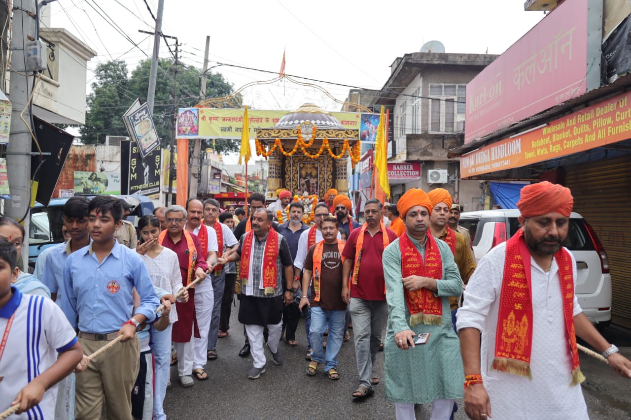 श्री लक्ष्मी नारायण मंदिर प्रबंधन न्यास ने श्री कृष्ण जन्माष्टमी के उपलक्ष्य में रंगारंग रथ यात्रा का आयोजन किया श्री लक्ष्मी नारायण मंदिर प्रबंधन न्यास ने श्री कृष्ण जन्माष्टमी के उपलक्ष्य में रंगारंग रथ यात्रा का आयोजन किया